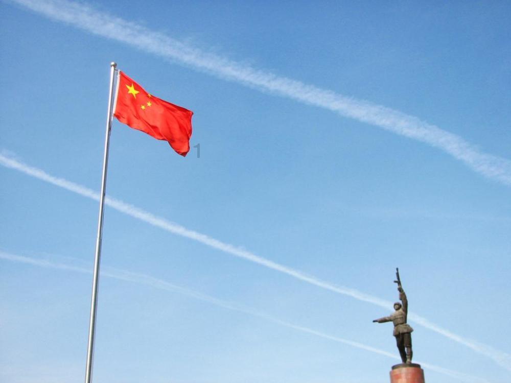 又崩了,肖战剪纸寓意明显,2个细节见人品
